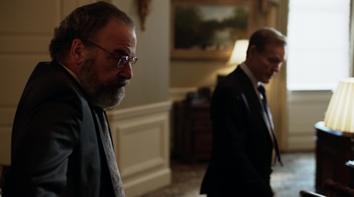 HOMELAND_-_E3X10_A_RED_WHEEL_BARROW_175.jpg