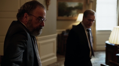HOMELAND_-_E3X10_A_RED_WHEEL_BARROW_176.jpg