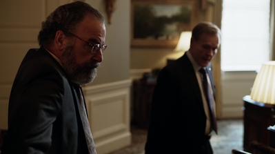 HOMELAND_-_E3X10_A_RED_WHEEL_BARROW_177.jpg