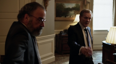 HOMELAND_-_E3X10_A_RED_WHEEL_BARROW_181.jpg