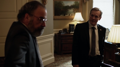 HOMELAND_-_E3X10_A_RED_WHEEL_BARROW_186.jpg