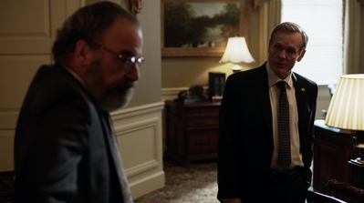 HOMELAND_-_E3X10_A_RED_WHEEL_BARROW_187.jpg