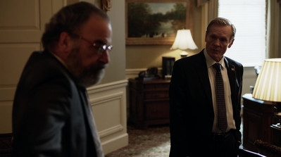 HOMELAND_-_E3X10_A_RED_WHEEL_BARROW_188.jpg