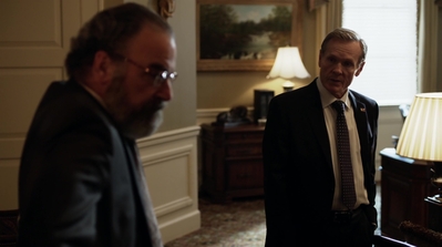 HOMELAND_-_E3X10_A_RED_WHEEL_BARROW_189.jpg