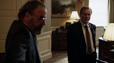 HOMELAND_-_E3X10_A_RED_WHEEL_BARROW_194.jpg