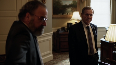 HOMELAND_-_E3X10_A_RED_WHEEL_BARROW_195.jpg