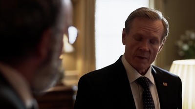 HOMELAND_-_E3X10_A_RED_WHEEL_BARROW_205.jpg
