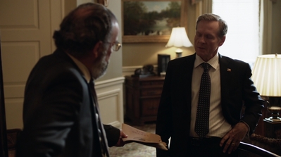 HOMELAND_-_E3X10_A_RED_WHEEL_BARROW_229.jpg