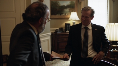 HOMELAND_-_E3X10_A_RED_WHEEL_BARROW_230.jpg