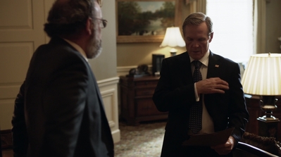 HOMELAND_-_E3X10_A_RED_WHEEL_BARROW_233.jpg
