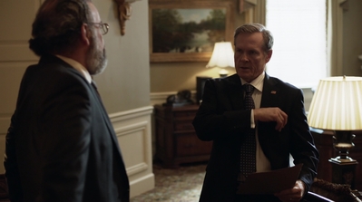 HOMELAND_-_E3X10_A_RED_WHEEL_BARROW_235.jpg