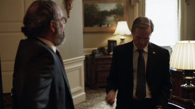 HOMELAND_-_E3X10_A_RED_WHEEL_BARROW_241.jpg
