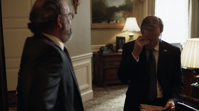 HOMELAND_-_E3X10_A_RED_WHEEL_BARROW_244.jpg