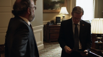 HOMELAND_-_E3X10_A_RED_WHEEL_BARROW_247.jpg