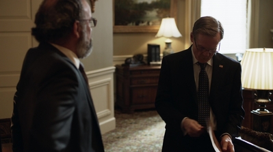 HOMELAND_-_E3X10_A_RED_WHEEL_BARROW_249.jpg