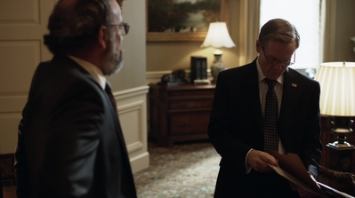 HOMELAND_-_E3X10_A_RED_WHEEL_BARROW_253.jpg