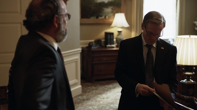 HOMELAND_-_E3X10_A_RED_WHEEL_BARROW_254.jpg