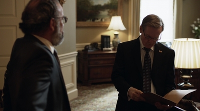 HOMELAND_-_E3X10_A_RED_WHEEL_BARROW_259.jpg