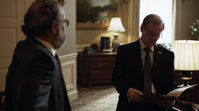 HOMELAND_-_E3X10_A_RED_WHEEL_BARROW_272.jpg