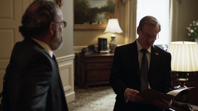 HOMELAND_-_E3X10_A_RED_WHEEL_BARROW_274.jpg