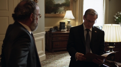 HOMELAND_-_E3X10_A_RED_WHEEL_BARROW_279.jpg