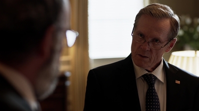 HOMELAND_-_E3X10_A_RED_WHEEL_BARROW_280.jpg