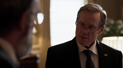 HOMELAND_-_E3X10_A_RED_WHEEL_BARROW_288.jpg