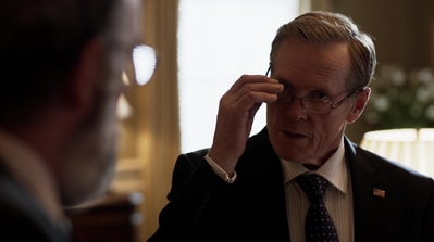 HOMELAND_-_E3X10_A_RED_WHEEL_BARROW_295.jpg