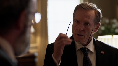 HOMELAND_-_E3X10_A_RED_WHEEL_BARROW_299.jpg