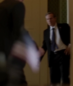 HOMELAND_-_E3X10_A_RED_WHEEL_BARROW_007.jpg