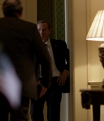 HOMELAND_-_E3X10_A_RED_WHEEL_BARROW_015.jpg