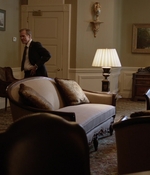 HOMELAND_-_E3X10_A_RED_WHEEL_BARROW_050.jpg