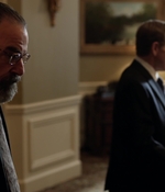 HOMELAND_-_E3X10_A_RED_WHEEL_BARROW_162.jpg