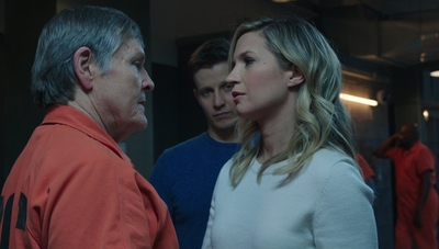 BLUE_BLOODS_-_E9X21_IDENTITY_260.jpg