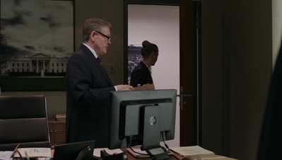 BERLIN_STATION_-_E1X09_THOMAS_SHAW_207.jpg