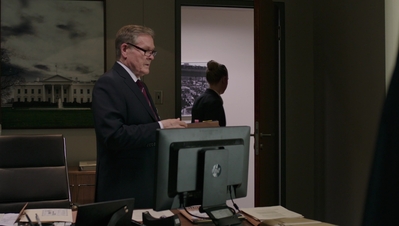 BERLIN_STATION_-_E1X09_THOMAS_SHAW_208.jpg