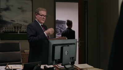 BERLIN_STATION_-_E1X09_THOMAS_SHAW_210.jpg