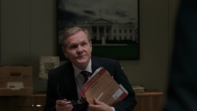 BERLIN_STATION_-_E1X09_THOMAS_SHAW_251.jpg