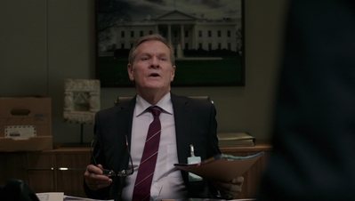 BERLIN_STATION_-_E1X09_THOMAS_SHAW_256.jpg