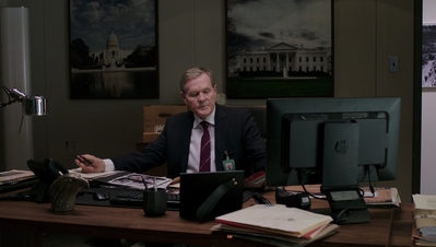BERLIN_STATION_-_E1X09_THOMAS_SHAW_379.jpg