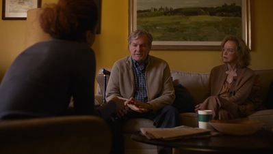FULL_CIRCLE_-_E1X04_SAFE_IN_THE_CIRCLE_119.jpg